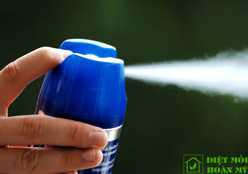 Thuốc xịt gián có hại không?