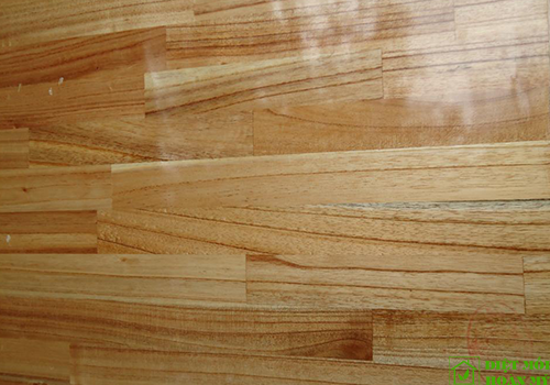 Sử dụng trần gỗ tự nhiên xoan mộc